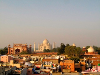 Inde - Agra : le Taj Mahal vu des toits