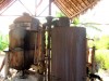 Madagascar - Manakara : canal des Pangalanes (distillerie de niaouli)