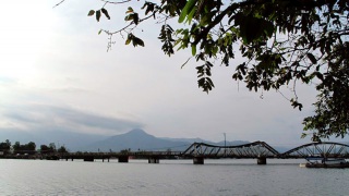 Cambodge - Kampot : le vieux pont