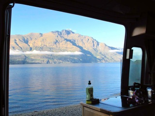 Nouvelle Zélande - Queenstown - route de Glenorchy : vue depuis notre camping-car au réveil