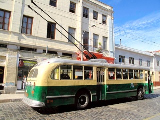 Chili - Valparaiso : bus rétro